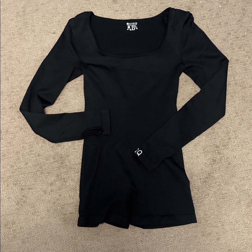 cute black jumpsuit!